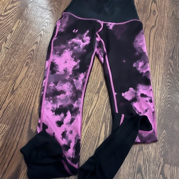 LULULEMON Sweaty Endeavor Tight. Size 4 - Picture 4 of 8